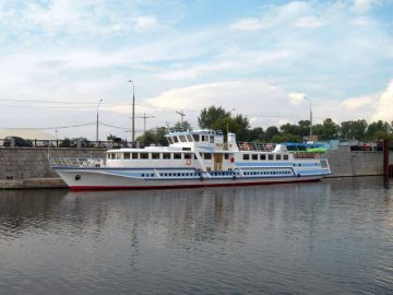 ТЕПЛОХОД ЧИЖИК-2